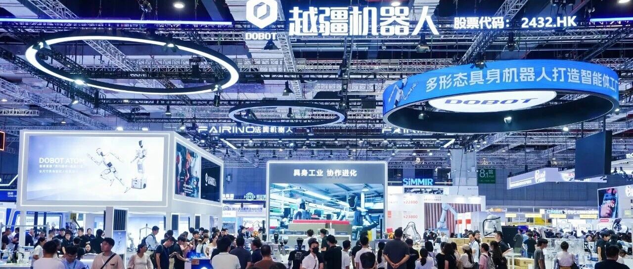 越疆实现全球首次多形态机器人协同作业，重磅发布轮式人形机器人DOBOT ATOM-M