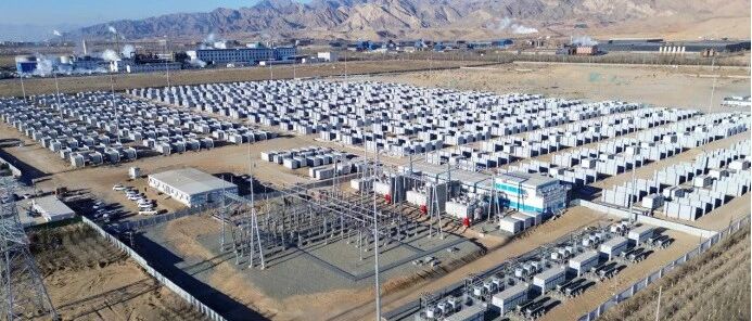 12.8GWh全球最大储能群项目并网,远景领跑AI电力系统时代