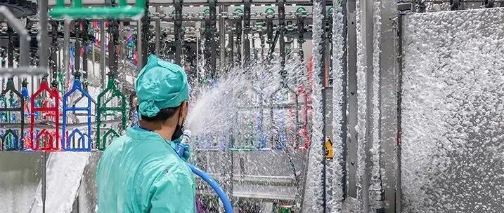 破解肉类加工厂检测难题！18GF系列传感器轻松应对高温差与雾气挑战