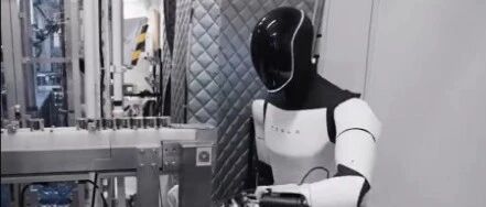 特斯拉首款量产人形机器人来了