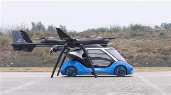 中国第一款“汽车飞机二合一”首飞成功！ 网友：小时候写的作文成真了