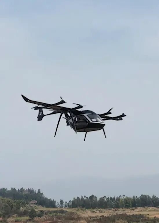 中国第一款“汽车飞机二合一”首飞成功！ 网友：小时候写的作文成真了