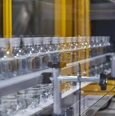 赫斯基推单一PET瓶盖，以设计提升回收效率